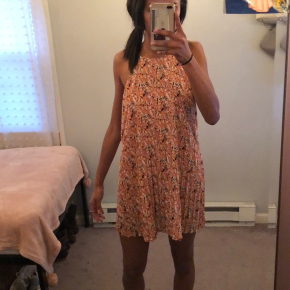 Forever 21 Halter patterned dress - Picture 5 of 5